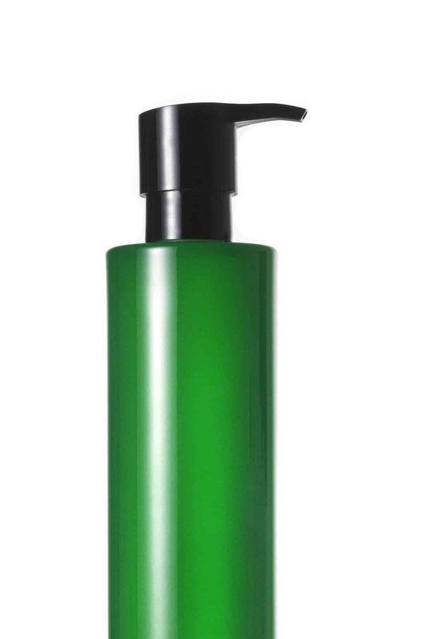 Quelle est la manière correcte d'appliquer un autobronzant pour éviter les traces?