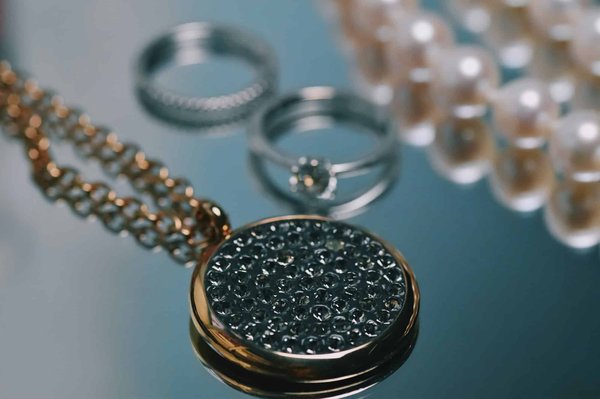 Découvrez l'élégance moderne du bijou messika